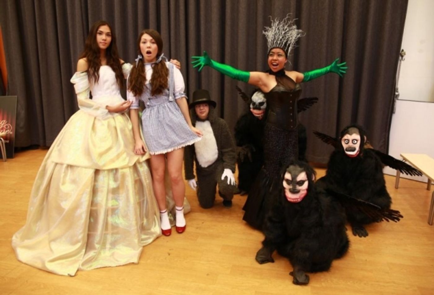 Photo Flash: First Look at WIZARD OF OZ at Beijing Playhouse  Image