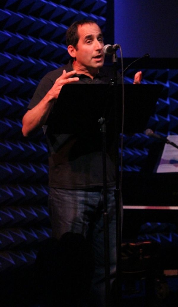 Peter Jacobson Photo