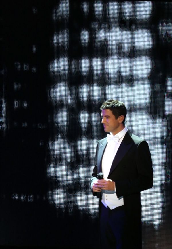 Sebastian Izambard Photo