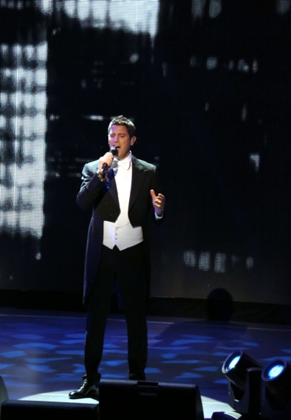Sebastian Izambard Photo