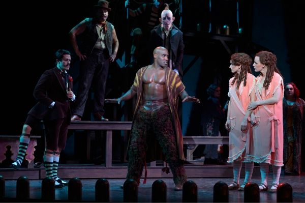 David St. Louis (center) with Emily Padgett, Erin Davie and the cast of SIDE SHOW Photo