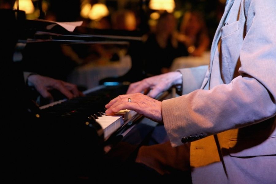 Photo Flash: Emma Thompson and More Join Richard Sherman for SAVING MR. BANKS Sing-A-Long Image