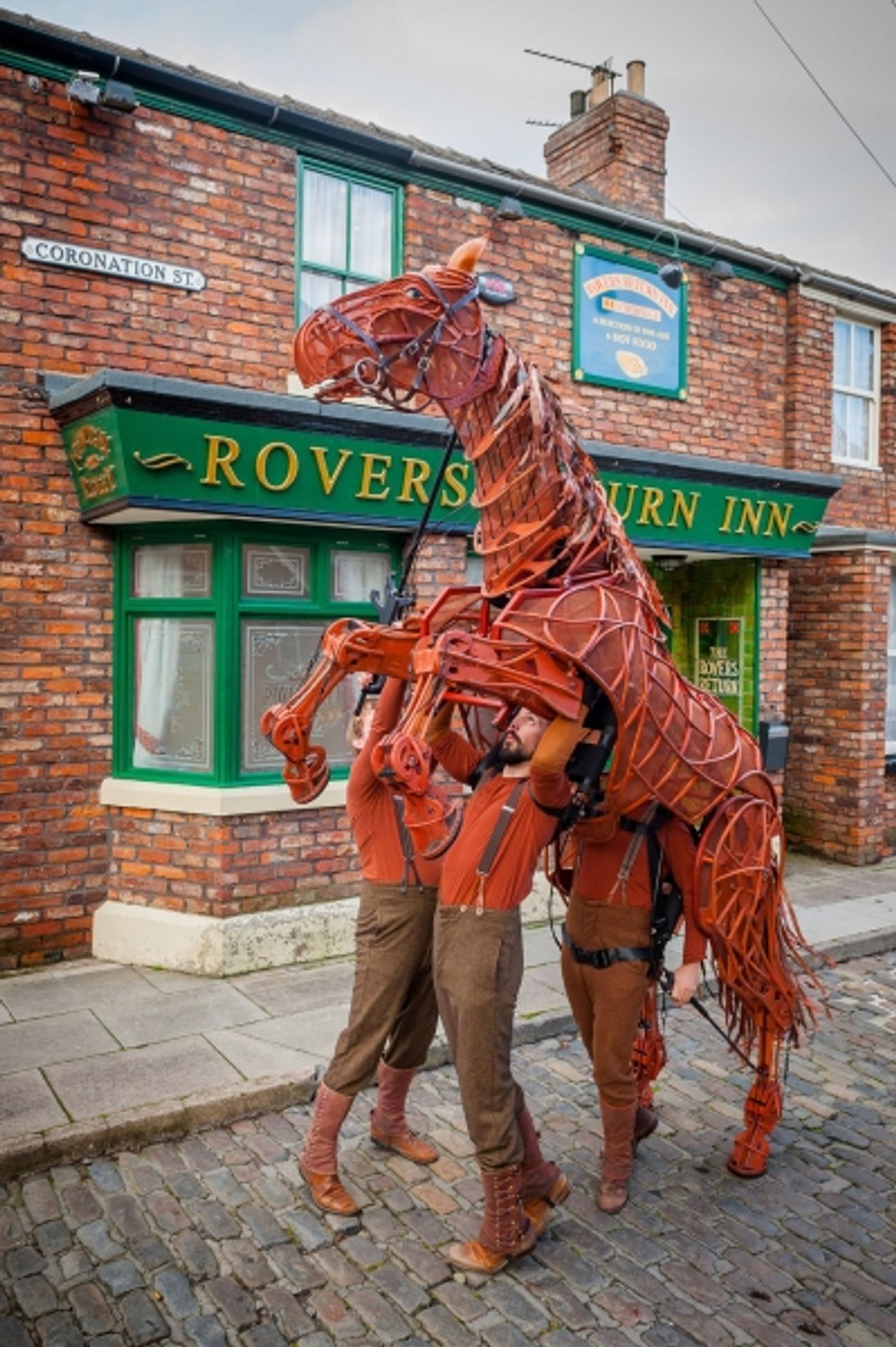 Photo Flash: Joey, Star of WAR HORSE, Visits CORONATION STREET Set Image