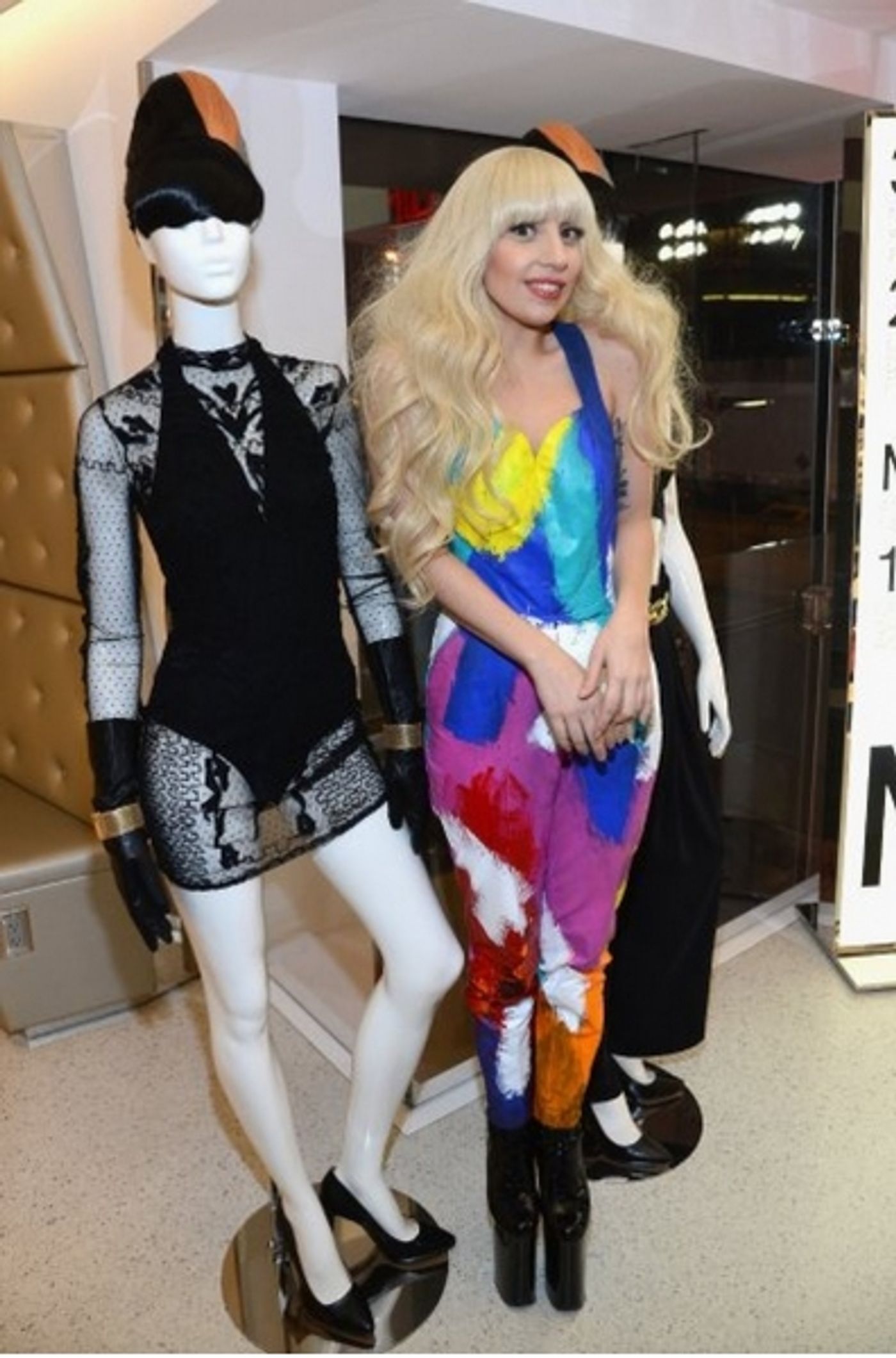 Photo Coverage: Lady Gaga Helps H&M Celebrate Times Square Opening Image