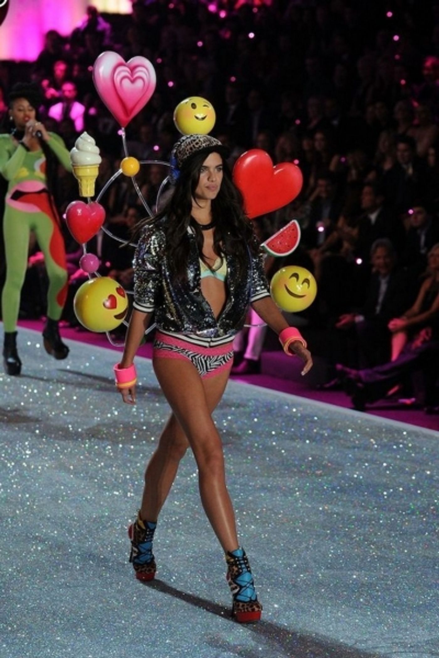 Photo Coverage: Victoria's Secret Runway Show Image