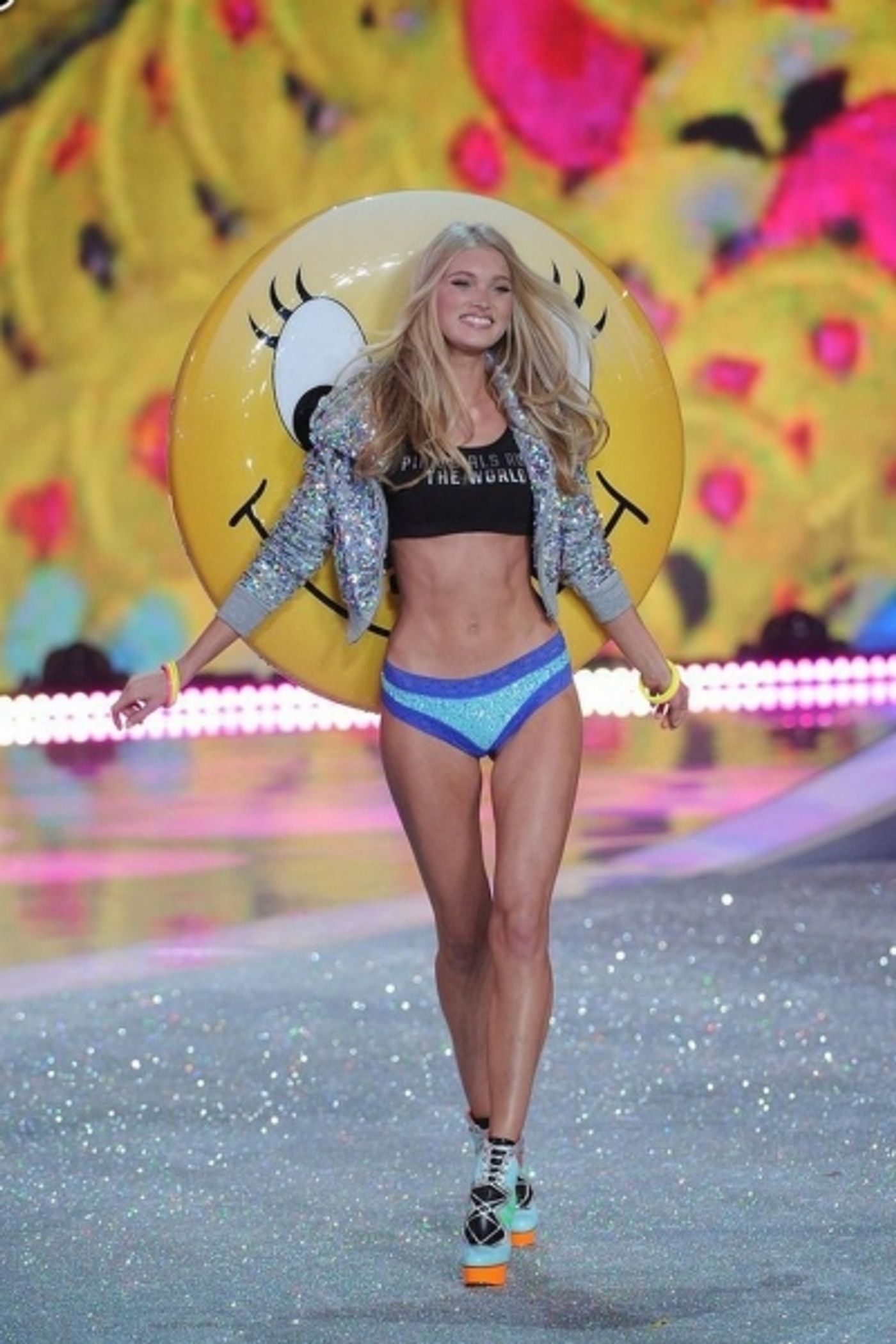 Photo Coverage: Victoria's Secret Runway Show Image