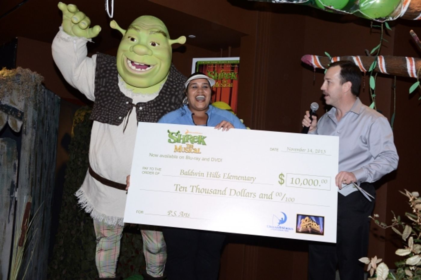 Photo Flash: SHREK THE MUSICAL Celebrates NAfME Grants with Baldwin Hills Elementary  Image