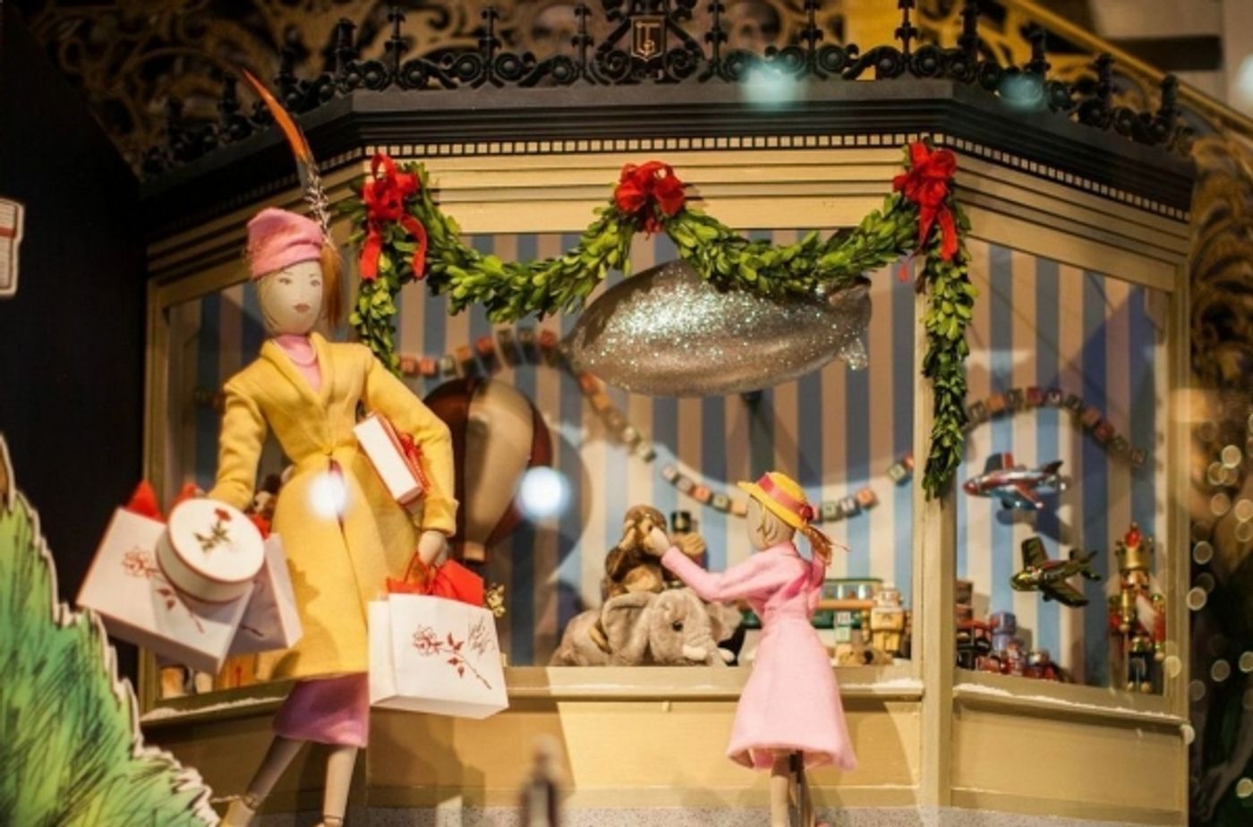 Photo Coverage: Lord & Taylor's Vintage Holiday Windows Image
