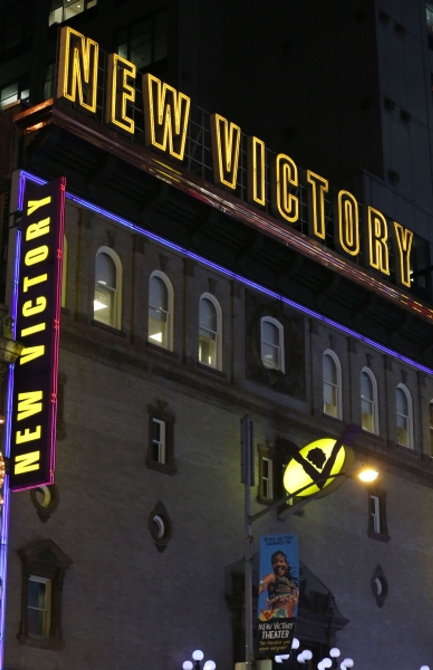 Photo Coverage: Michael Eisner Honored at New 42nd St. Gala- Inside the Curtain Call  Image
