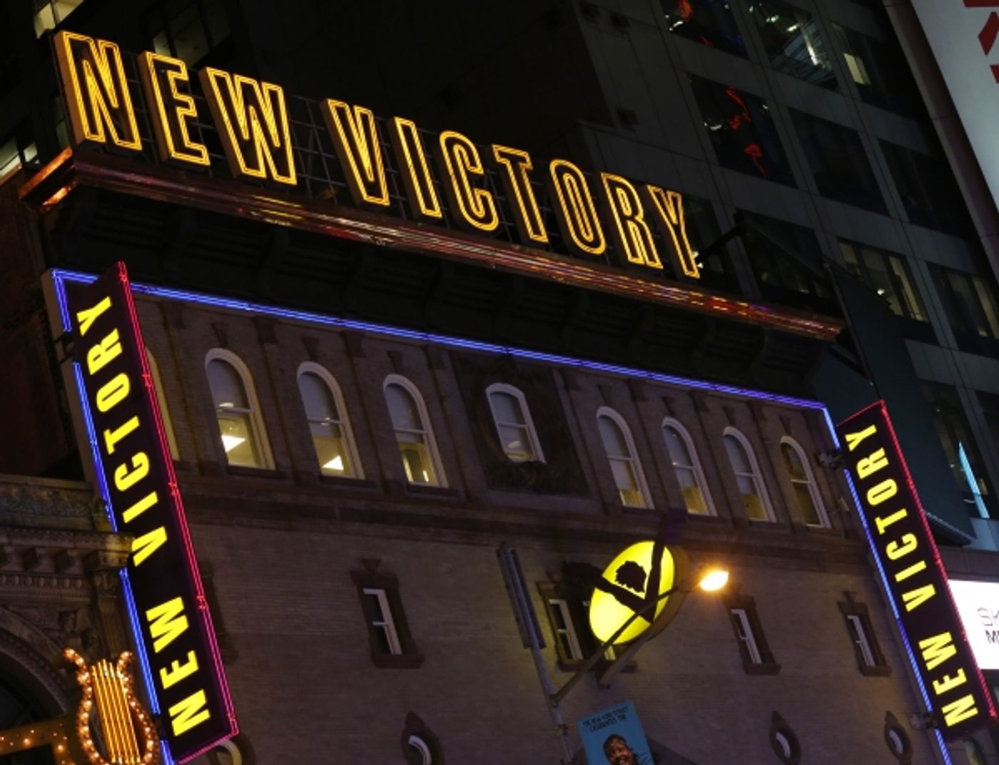 Photo Coverage: Michael Eisner Honored at New 42nd St. Gala- Inside the Curtain Call  Image