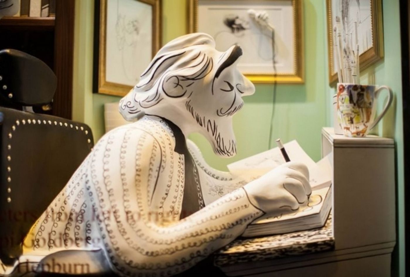 Photo Coverage: Henri Bendel's Holiday Windows Image