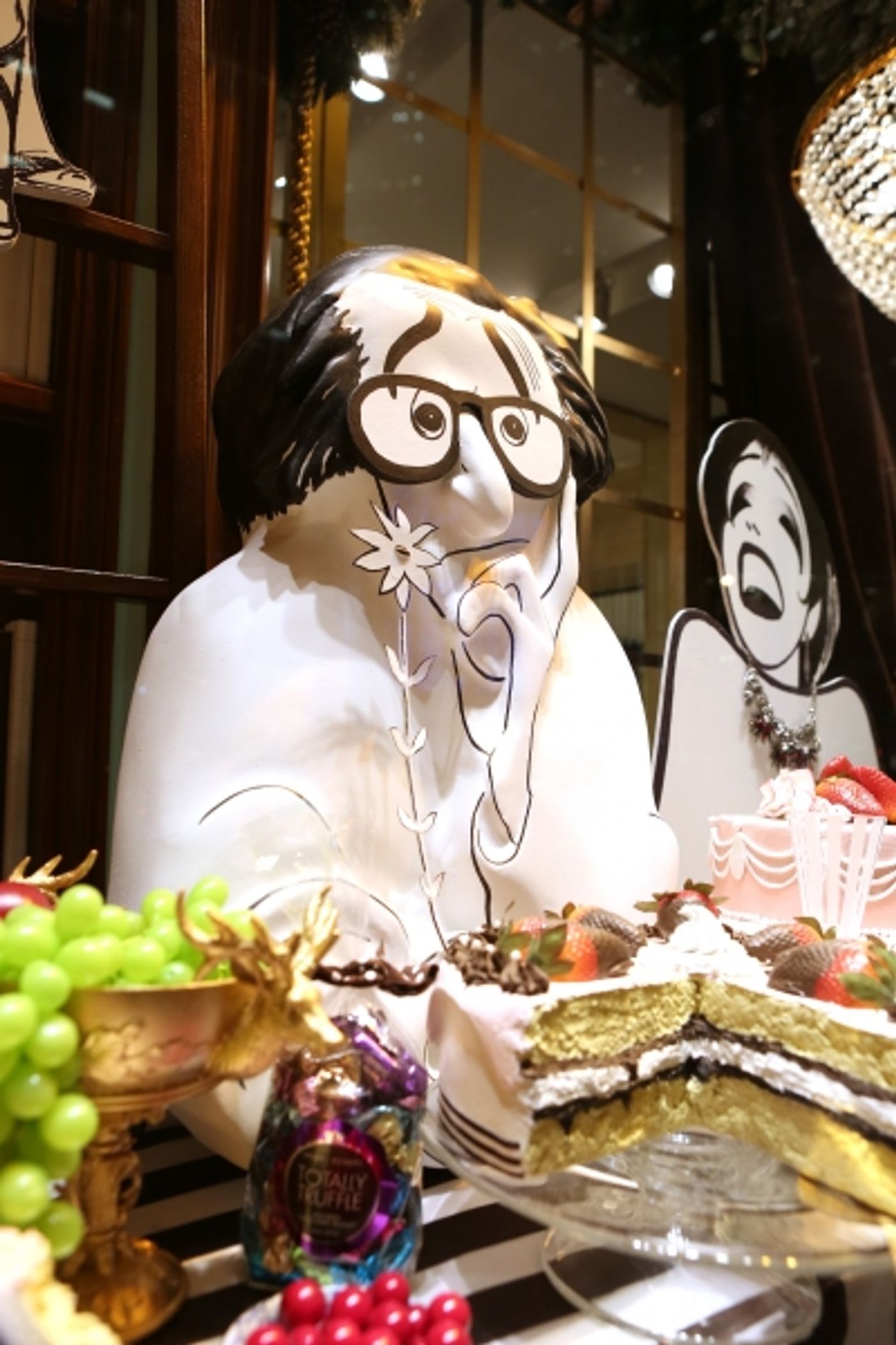 Photo Coverage: Henri Bendel Unveils HIRSCHFELD SPECTACULAR Window Exhibit  Image