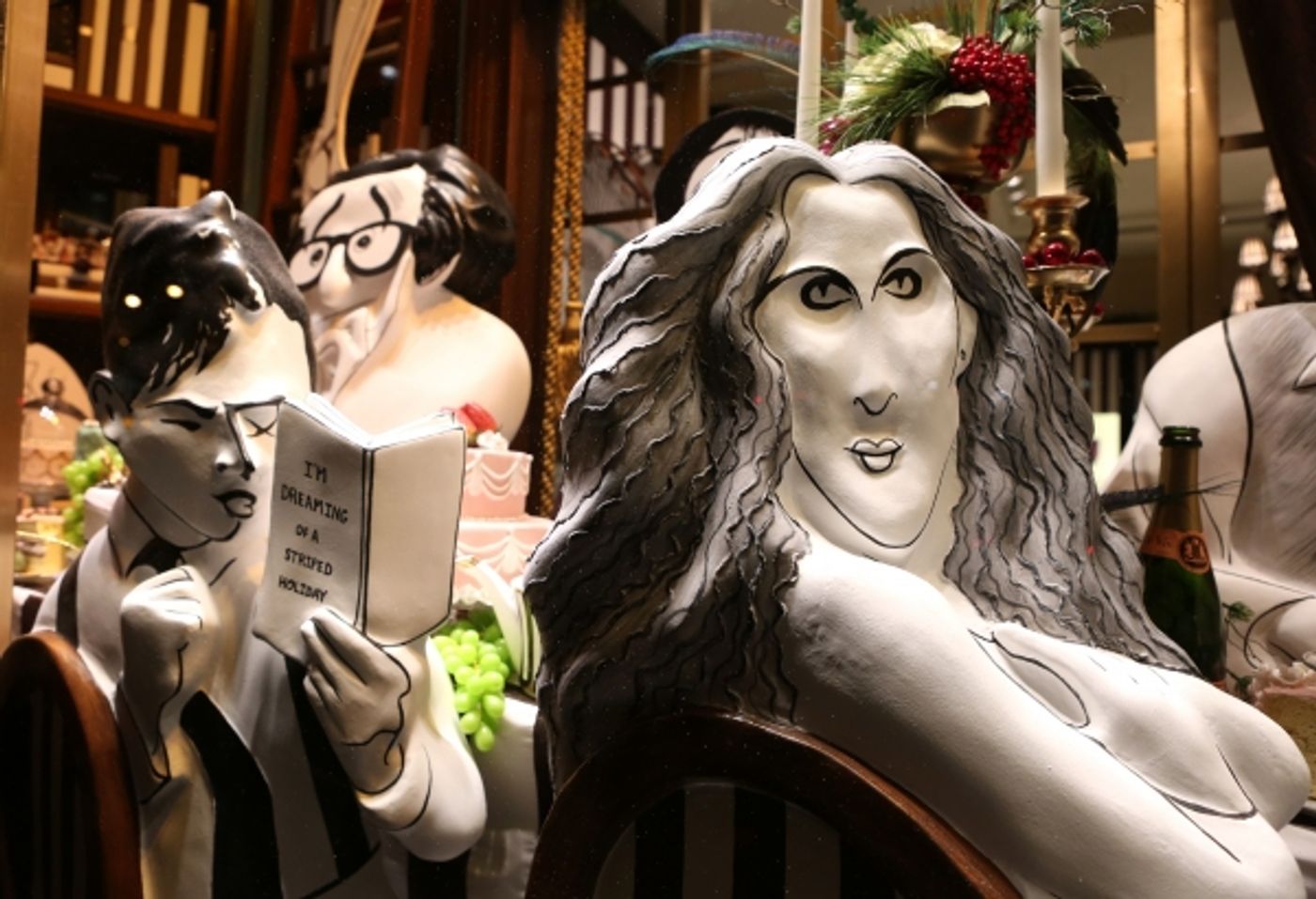 Photo Coverage: Henri Bendel Unveils HIRSCHFELD SPECTACULAR Window Exhibit  Image
