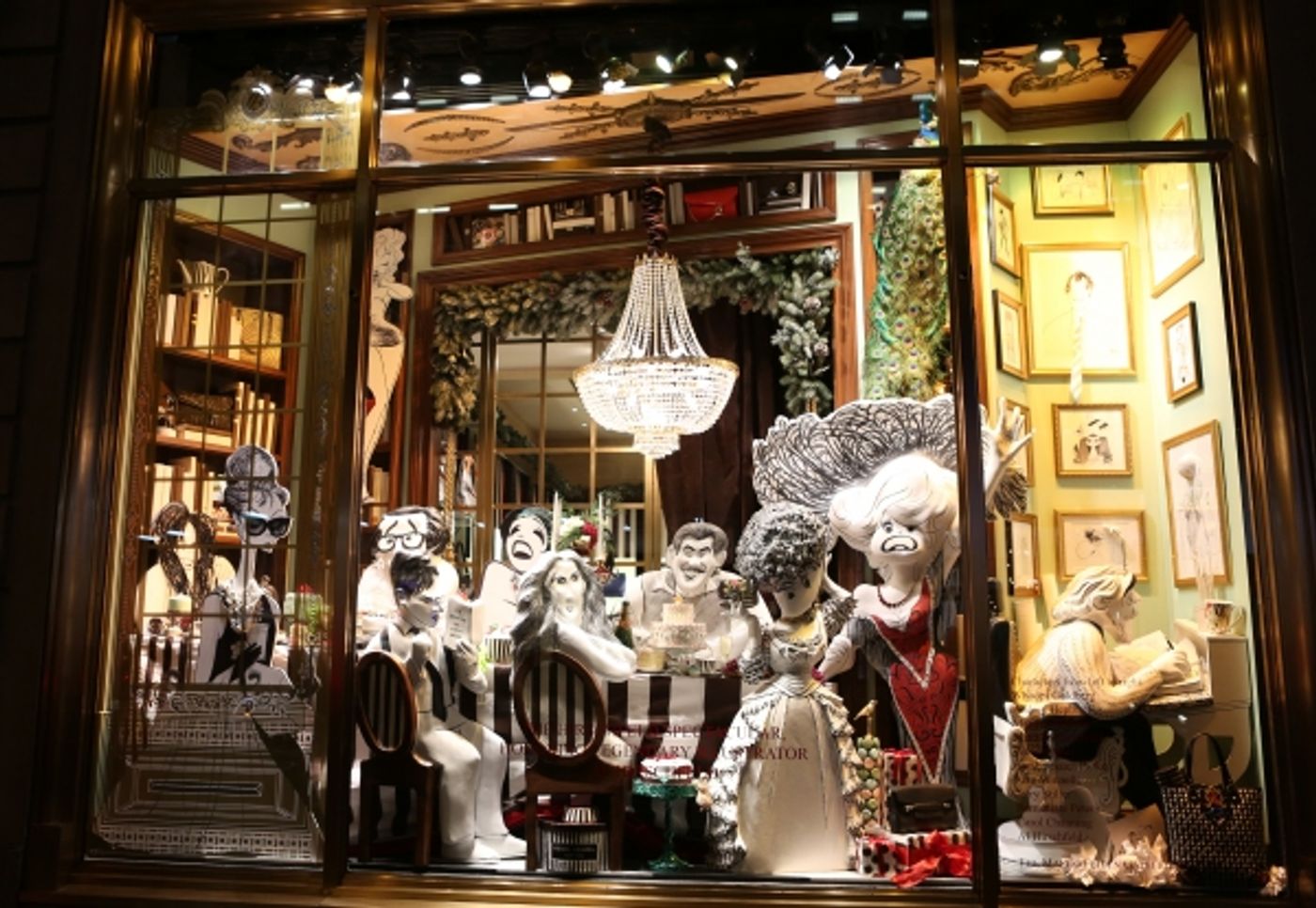 Photo Coverage: Henri Bendel Unveils HIRSCHFELD SPECTACULAR Window Exhibit  Image