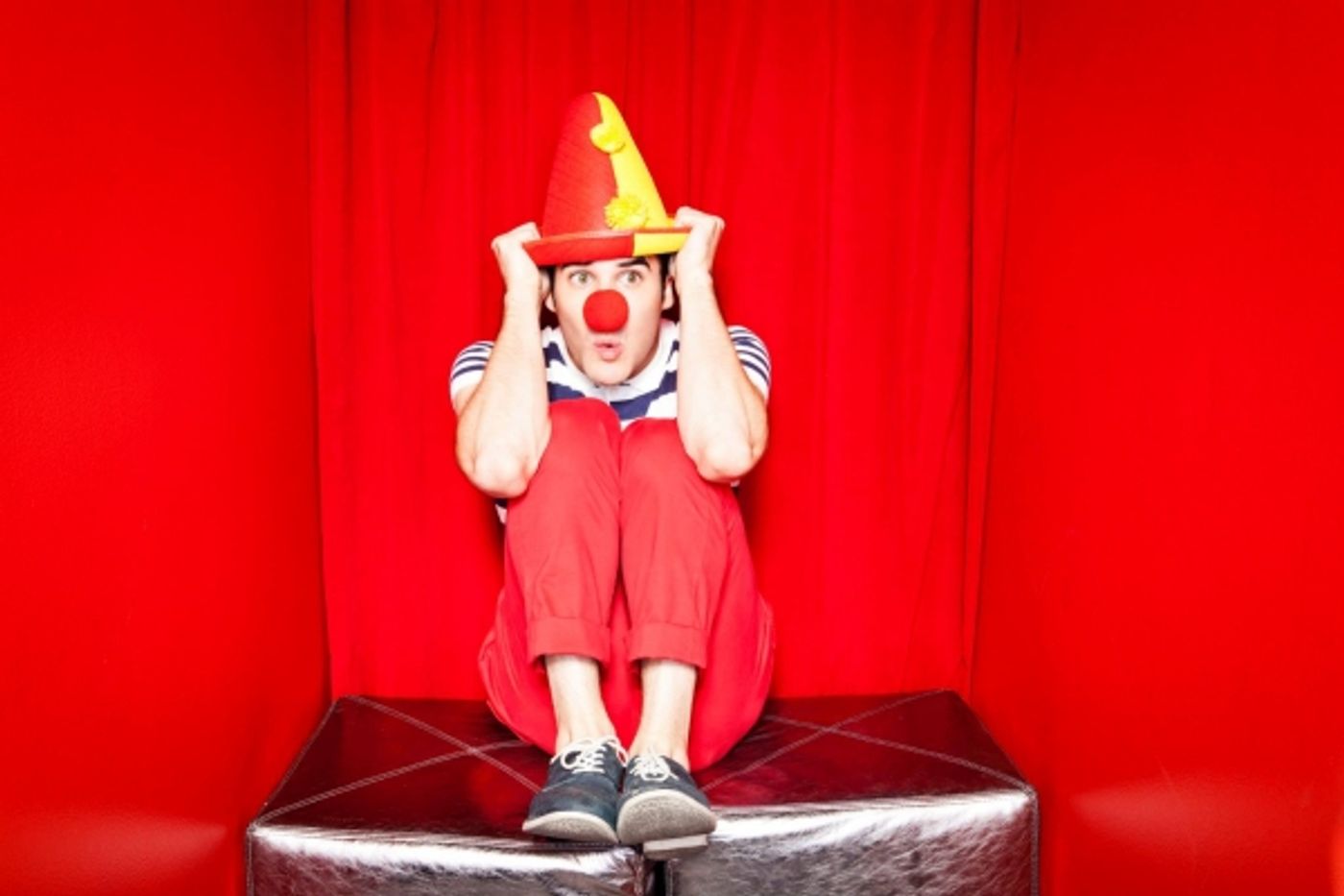 Photo Flash: GLEE Cast Takes to the Photo Booth for Additional Season 5 Promo Shots  Image