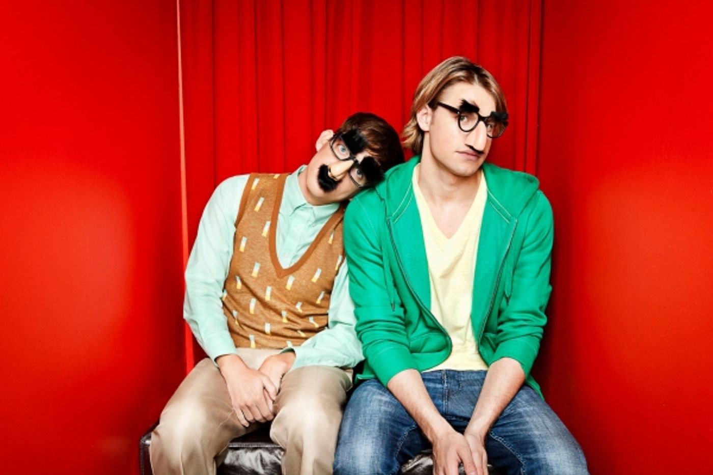 Photo Flash: GLEE Cast Takes to the Photo Booth for Additional Season 5 Promo Shots  Image