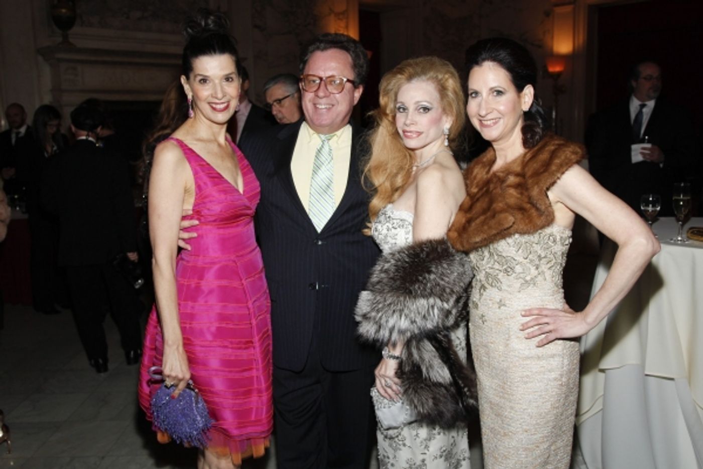Photo Flash: Joan Rivers, Kelly Rutherford & More Attend NYSPCC's Wine Dinner Image