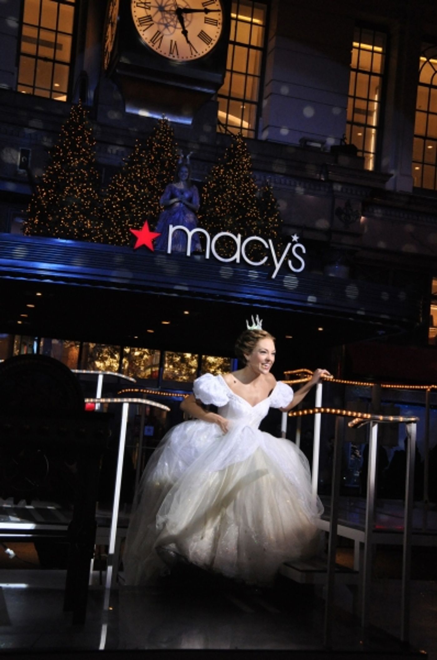 Photo Coverage: Rebecca Luker, Laura Osnes & More Perform at Macy's Christmas Windows Unveiling  Image