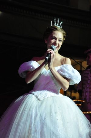 Laura Osnes @ BroadwayWorld Laura Osnes Photo
