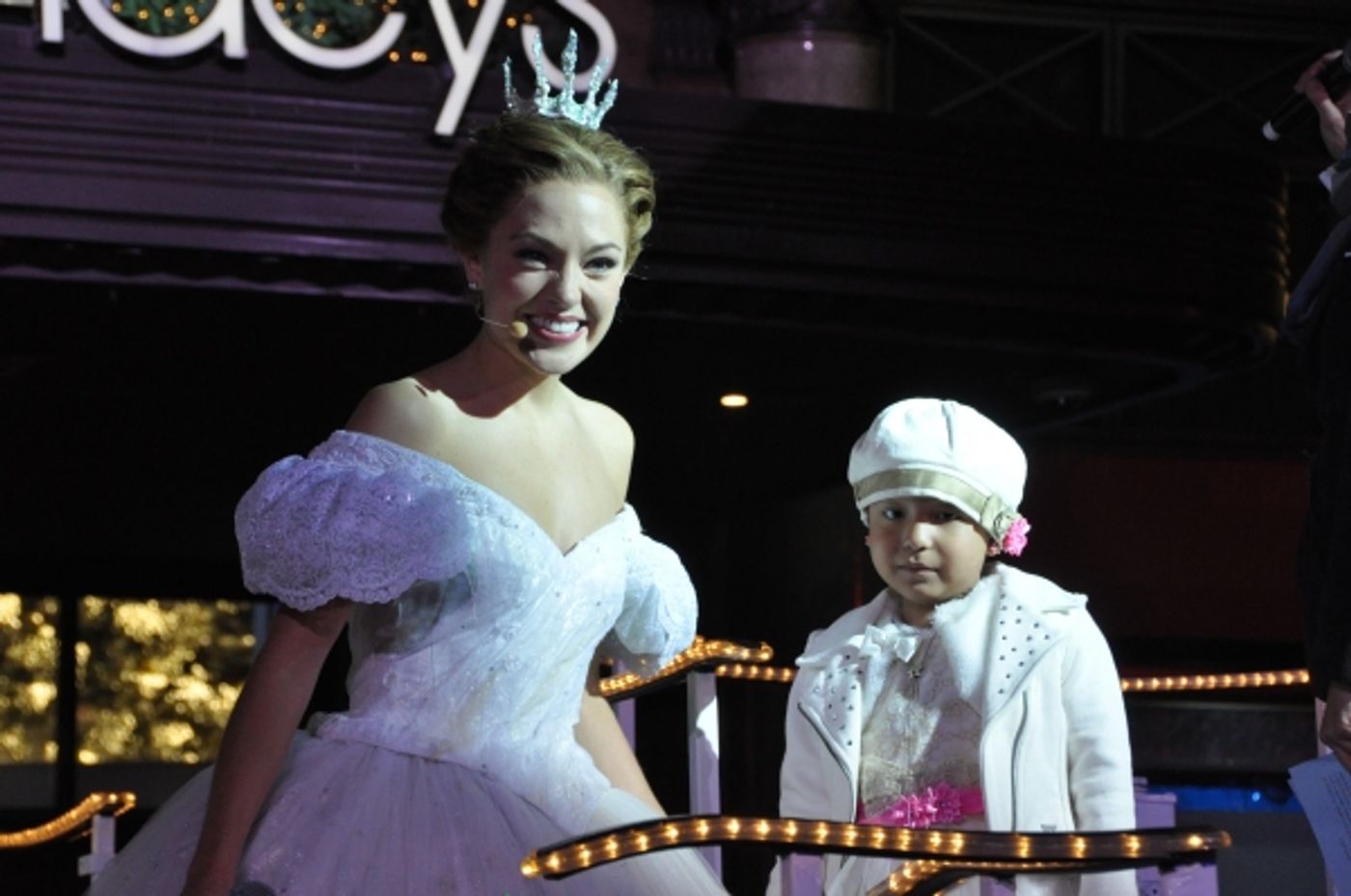 Photo Coverage: Rebecca Luker, Laura Osnes & More Perform at Macy's Christmas Windows Unveiling Image