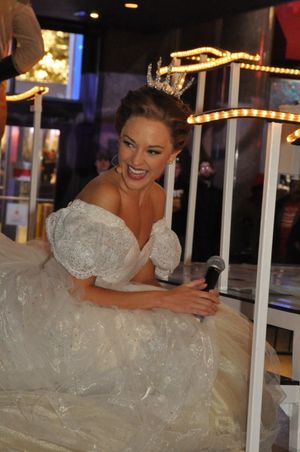 Laura Osnes @ BroadwayWorld Laura Osnes Photo