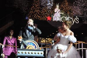 Judith Hill, William Schemerhorn, Rebecca Luker Laura Osnes and Lady throw the switch to open the windows @ BroadwayWorld Judith Hill, William Schemerhorn, Rebecca Luker Laura Osnes and Lady throw the switch Photo