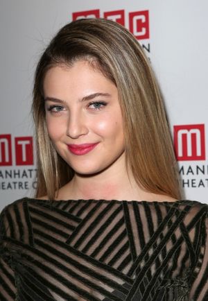 Zoe Levin  Photo