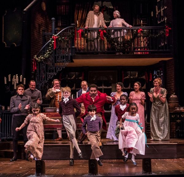 Photo Flash: First Look at Larry Yando and More in Goodman Theatre's A CHRISTMAS CAROL  Image