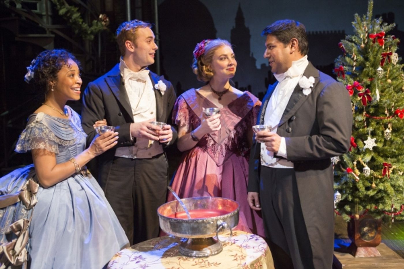 Photo Flash: First Look at A CHRISTMAS CAROL at Ford's Theatre Image