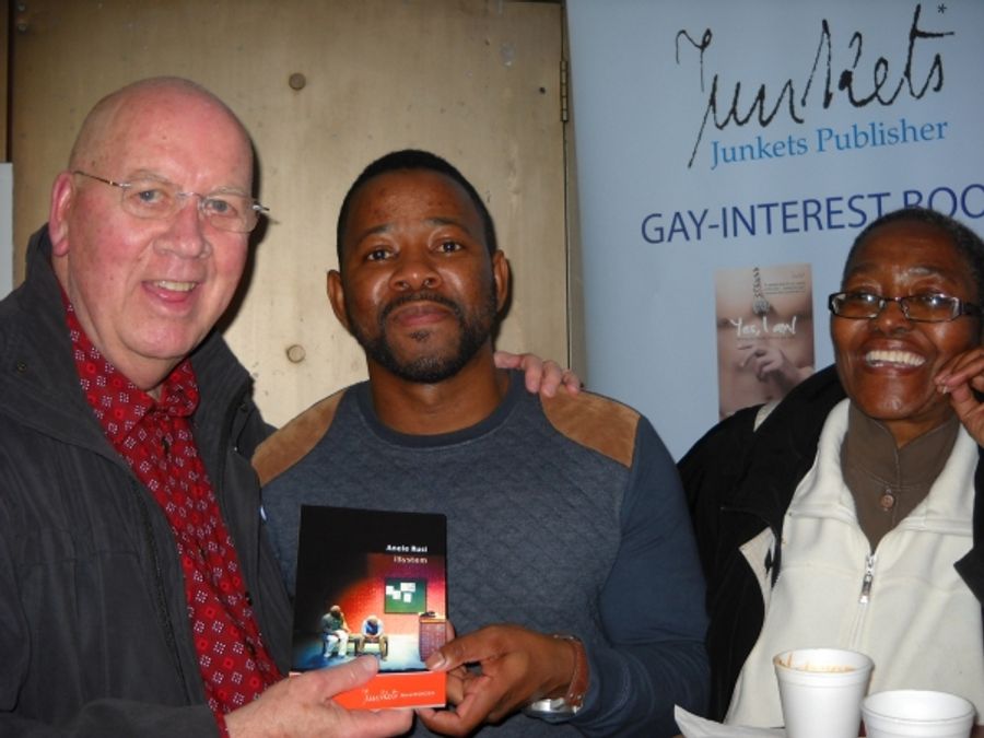 Photo Flash: Opening Night and Launch of Junkets Publication of ISYSTEM Image