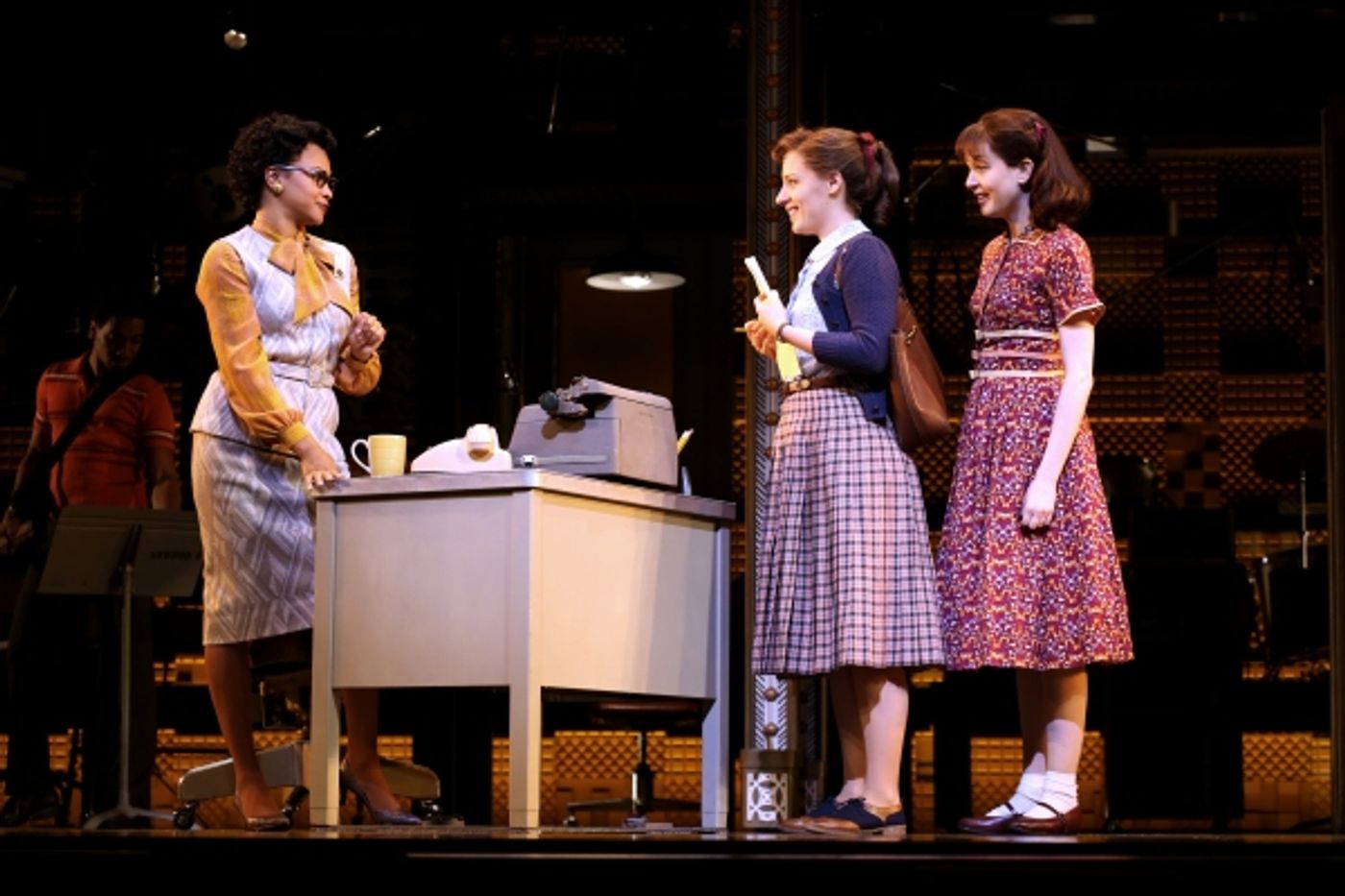 Photo Coverage: Sneak Peek at Jessie Mueller and More in BEAUTIFUL: THE CAROLE KING MUSICAL!  Image