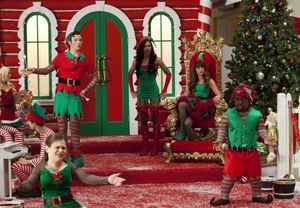 Kurt (Chris Colfer), Santana (Naya Rivera) and Rachel (Lea Michele) work as Santa''s elves at a mall @ BroadwayWorld Kurt (Chris Colfer), Santana (Naya Rivera) and Rachel (Lea Michele) work as Santa''s Photo