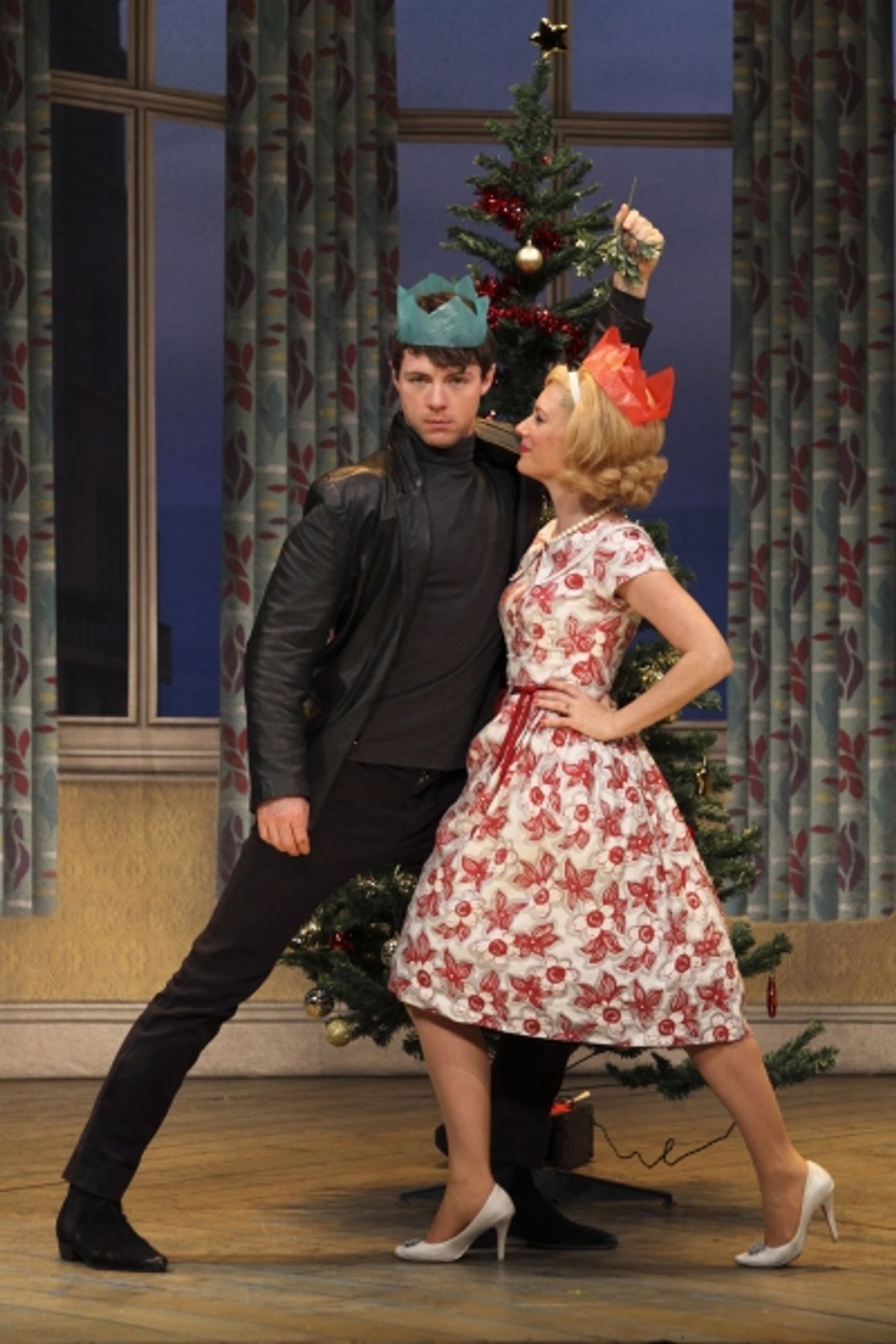 Photo Flash: ONE MAN, TWO GUVNORS Celebrates the Season  Image