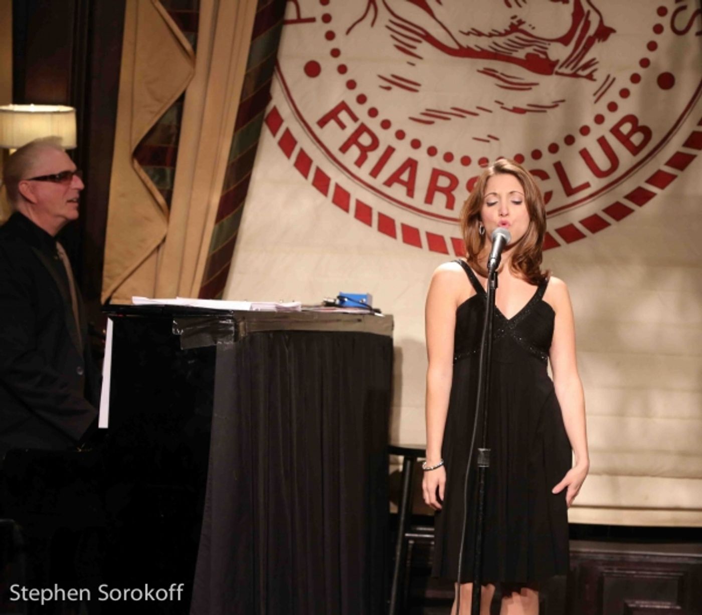 Photo Coverage: Jamie deRoy & Friends Plays the Friars Club  Image
