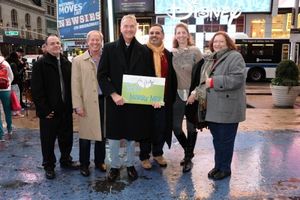 Gerry O''Brien, Tom Derham, Tom Bodkin, Bruce Arakelian, Kimberli Zecchin and Jean Wi Photo