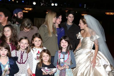 Laura Osnes meets with The ''Duck Dynasty'' Robertson Family Photo