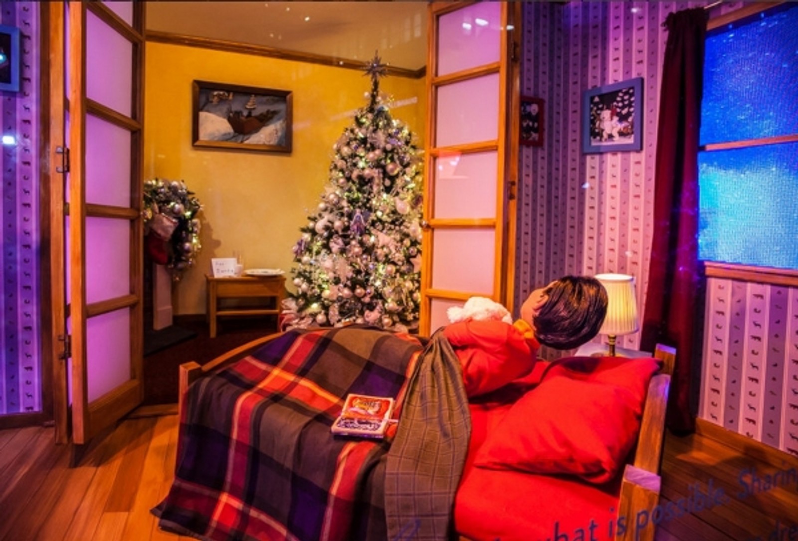 Photo Coverage: Macy's Holiday Windows — photo 4 of 12
