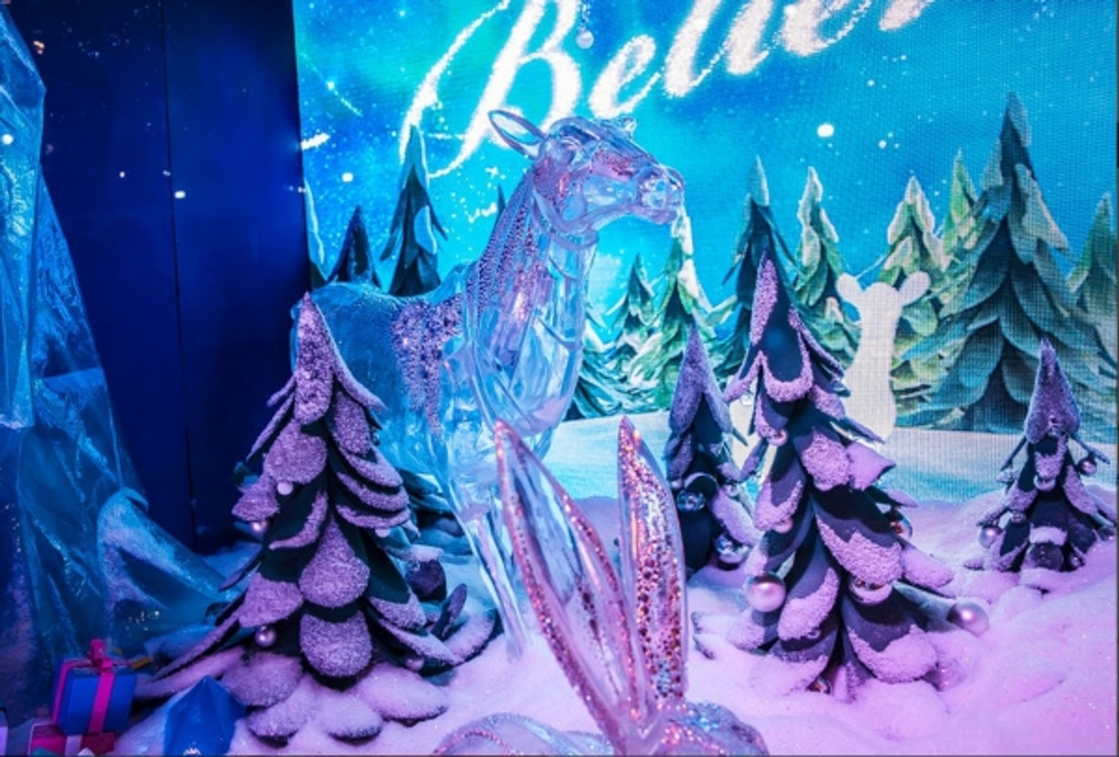 Photo Coverage: Macy's Holiday Windows — photo 5 of 12