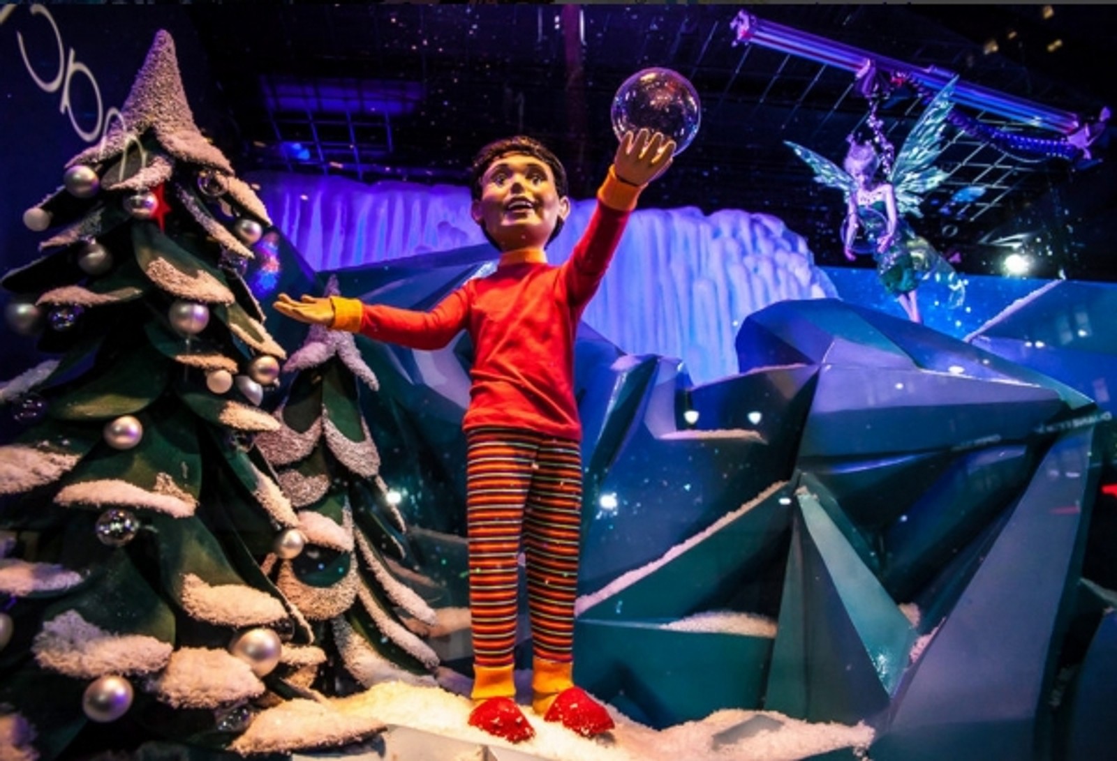 Photo Coverage: Macy's Holiday Windows — photo 9 of 12