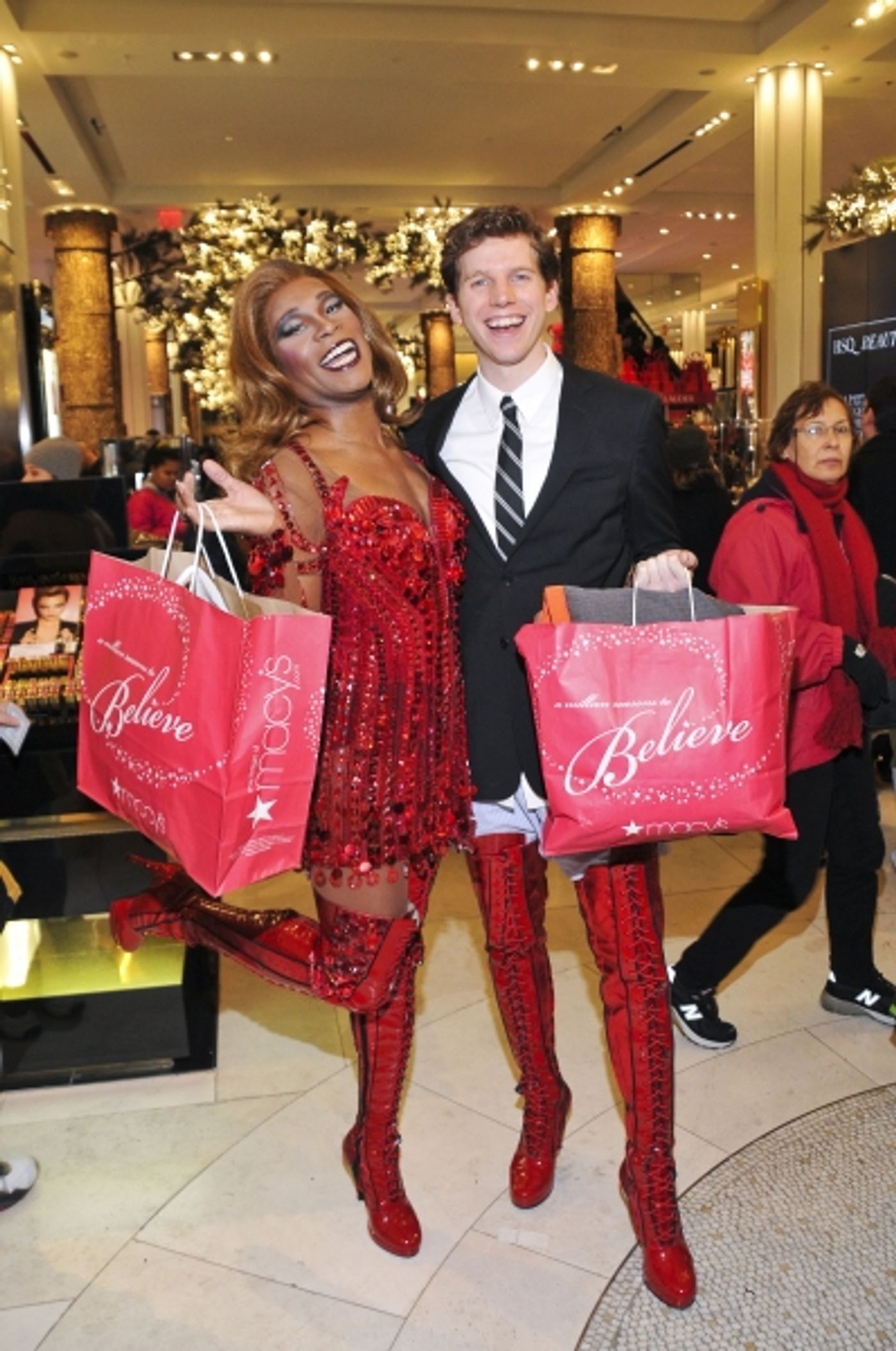 Photo Flash: KINKY BOOTS' Billy Porter, Stark Sands and Harvey Fierstein Thank Macy's For Support  Image
