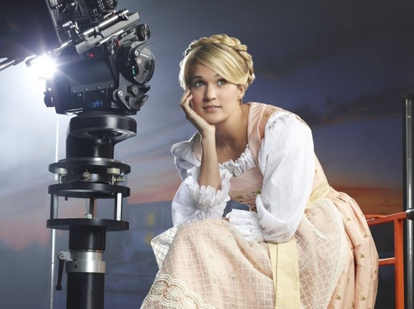 Photo and Video Preview: NBC's THE SOUND OF MUSIC Live Special Airs Tonight at 8pm!  Image