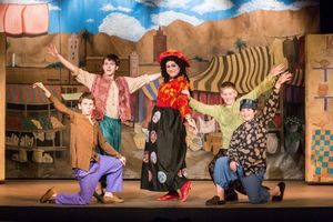 Jack Day as Wishee Washee, Thomas Ovitt, Bruce Tredwell as Widow Twankey, 
Gabriel F Photo