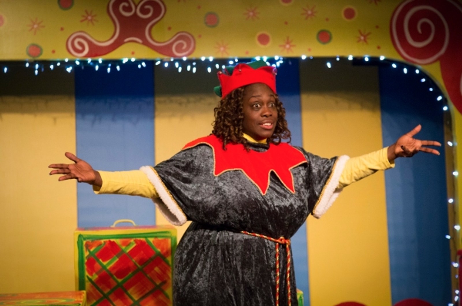 Photo Flash: First Look at Maryland Ensemble Theatre THE SANTALAND DIARIES, Opening Tonight — photo 3 of 4