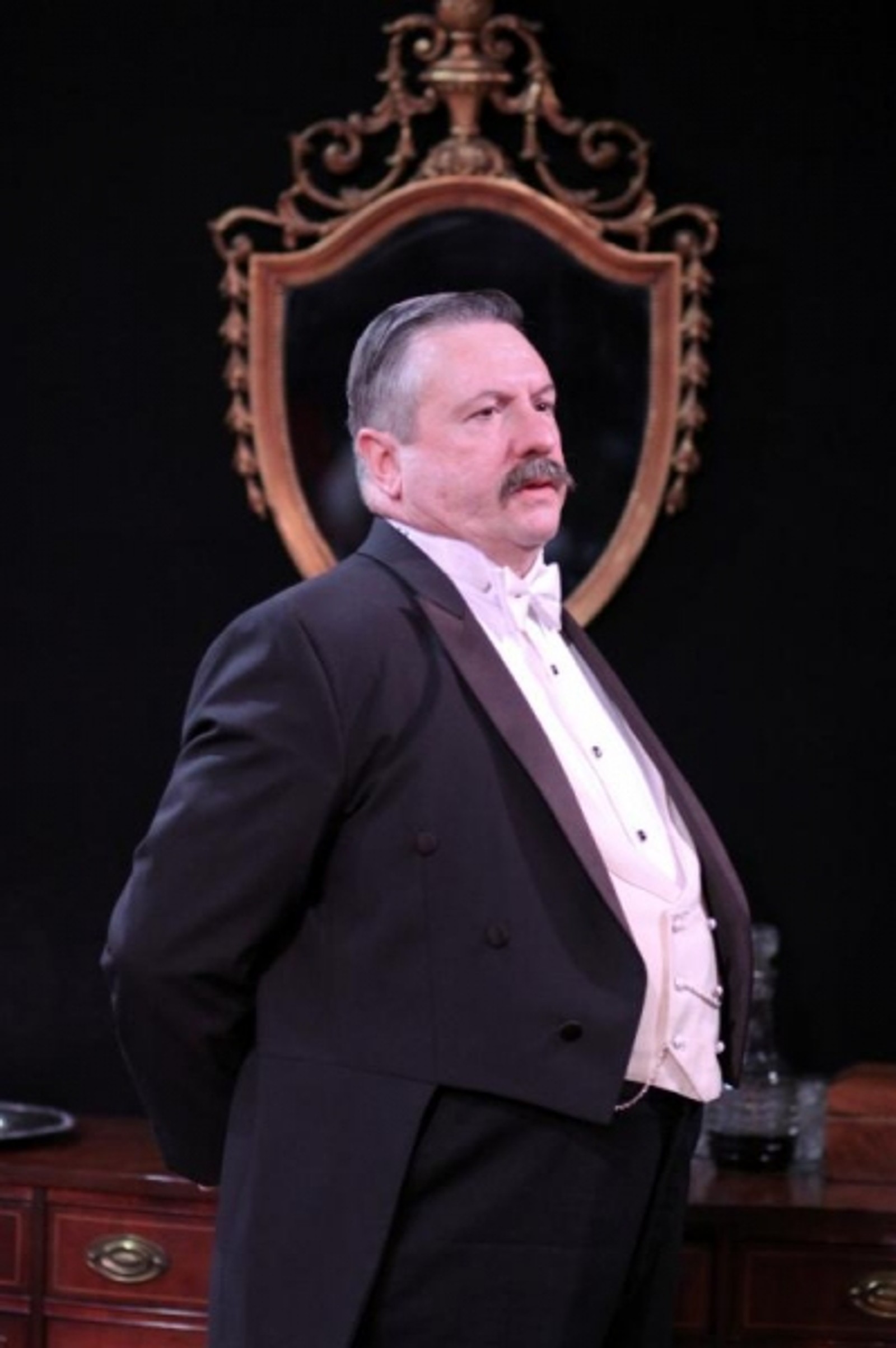 Photo Flash: First Look at Remy Bumppo's AN INSPECTOR CALLS — photo 8 of 8