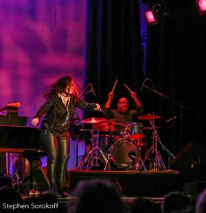 Mary Bridget Davies @ BroadwayWorld Mary Bridget Davies Photo