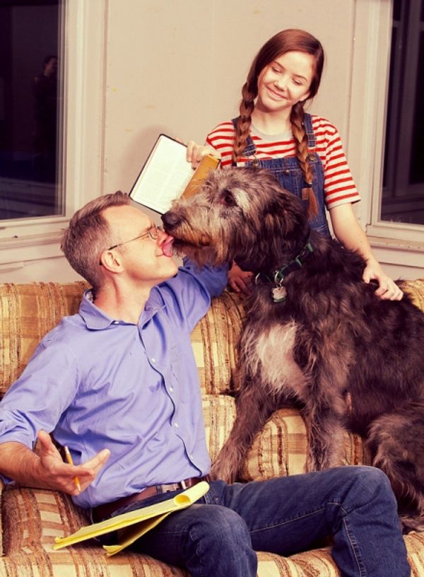 Jonathan Rayson (Preacher), Taran (Winn Dixie) and Julia Nightingale Landfair (Opal)  Photo