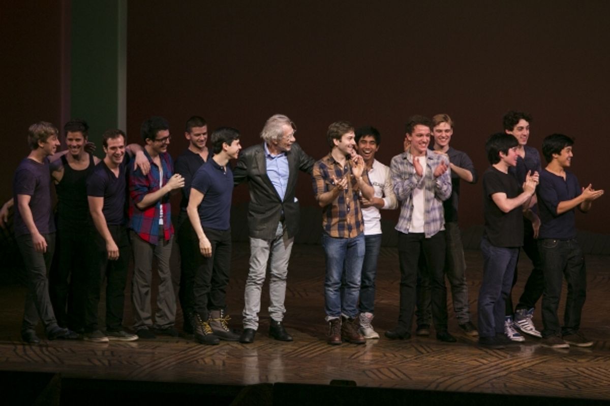 Sir Ian McKellen and the cast of Newsies at 
