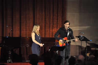 Kelli O''Hara and husband, Greg Naughton Photo
