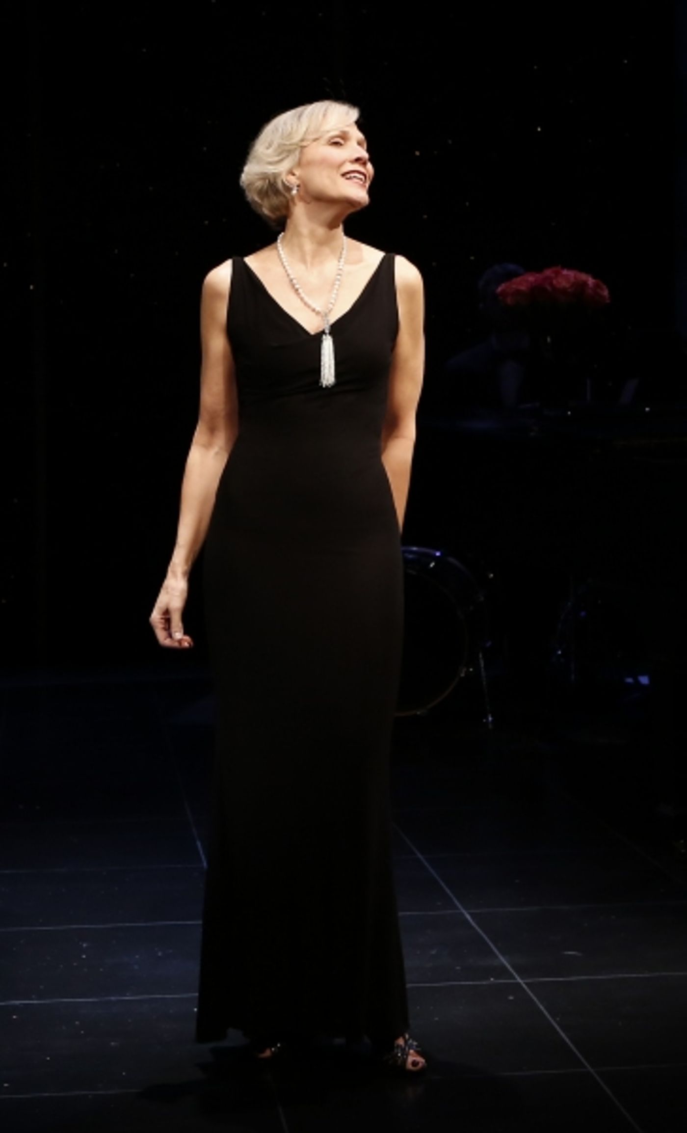 Photo Flash: First Look at Stevie Holland in York Theatre Company's 'LOVE, LINDA'  Image