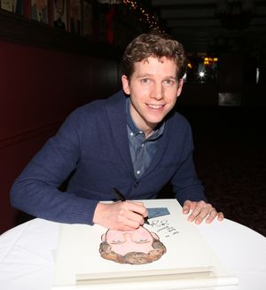 Stark Sands  Photo